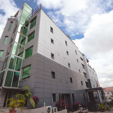 Phoenicia Suites Wupa Esterno foto