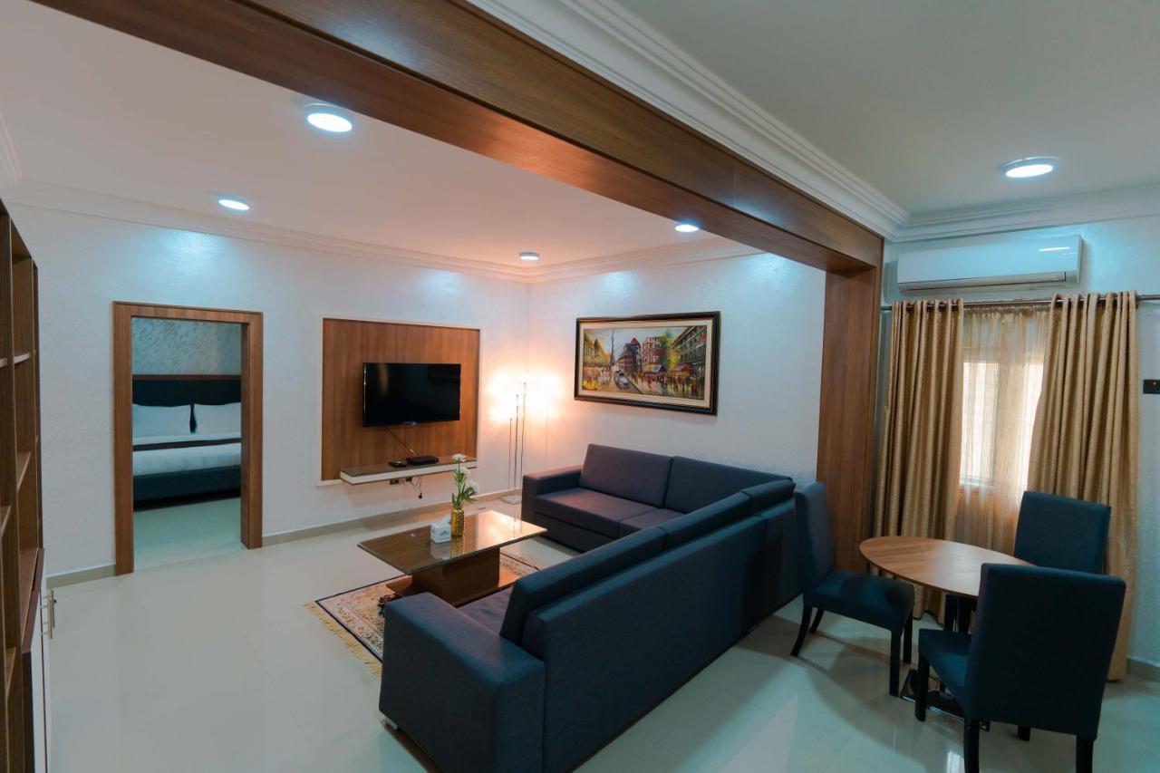 Phoenicia Suites Wupa Esterno foto
