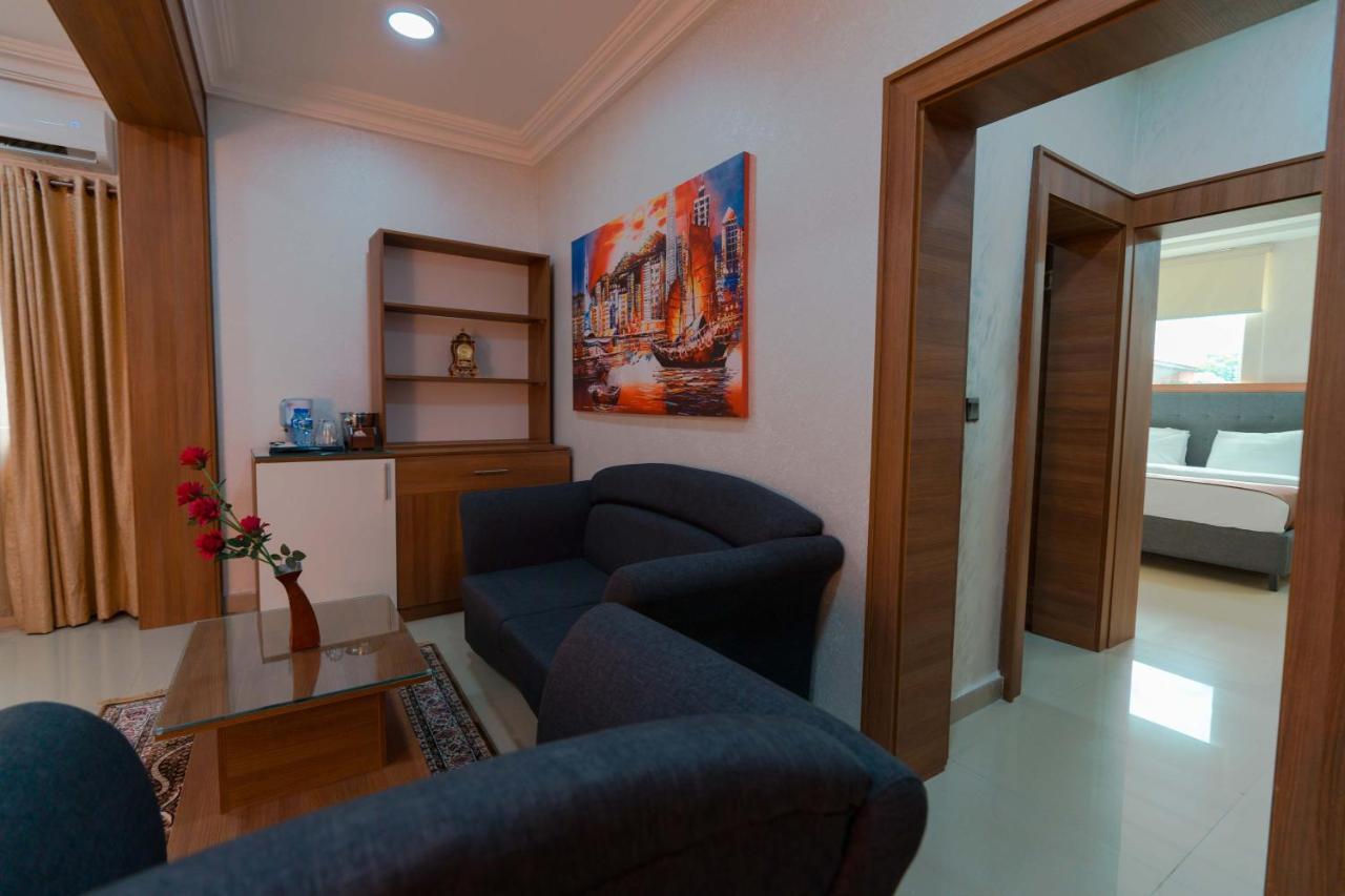 Phoenicia Suites Wupa Esterno foto
