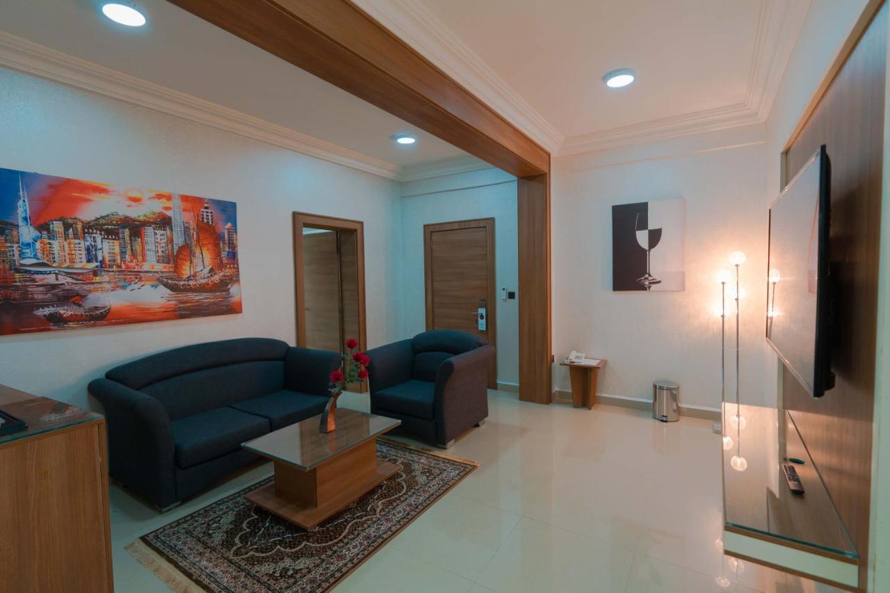 Phoenicia Suites Wupa Esterno foto
